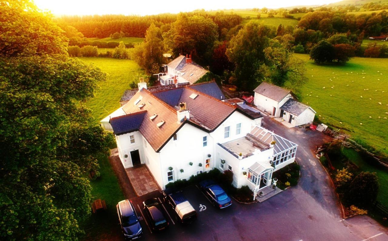 The White House Hotel Sennybridge Eksteriør billede